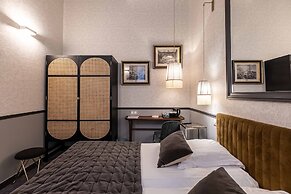 Dauphine Saint Germain Hotel