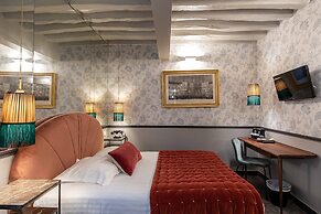 Dauphine Saint Germain Hotel