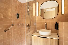 Dauphine Saint Germain Hotel