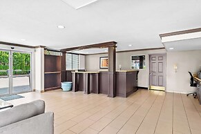 Best Western Maple Ridge Hotel
