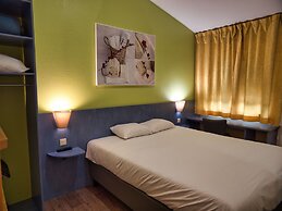 Contact Hotel Le Seino Marin