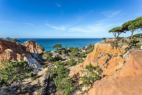 Pine Cliffs Hotel, a Luxury Collection Resort, Algarve