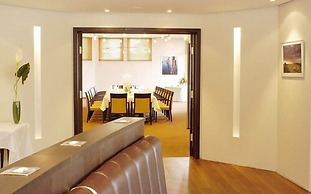 Ambassador Hotel & Spa