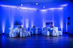 Ambassador Hotel & Spa