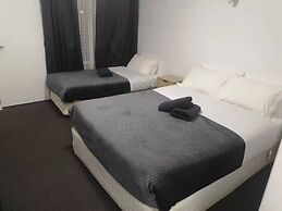 Avenue Motel