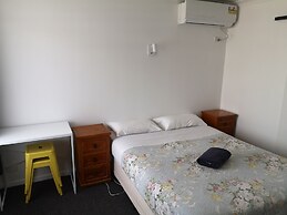 Avenue Motel