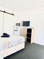 Avenue Motel