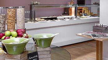 Holiday Inn Basingstoke by IHG