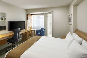 Holiday Inn Basingstoke by IHG
