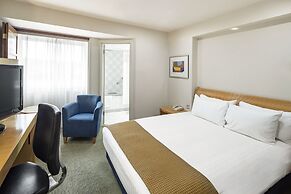 Holiday Inn Basingstoke by IHG
