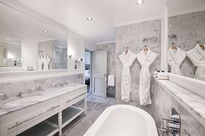The Caledonian Edinburgh, Curio Collection by Hilton
