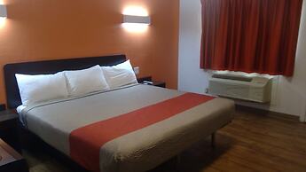 Motel 6 Clovis, NM