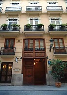 Ad Hoc Monumental Hotel
