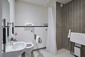 Holiday Inn Leeds Garforth by IHG