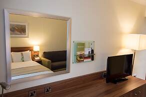 Holiday Inn Leeds Garforth by IHG