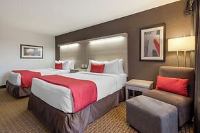 Best Western Plus Village Park Inn