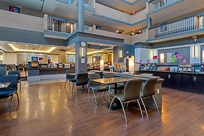 Best Western Plus Village Park Inn