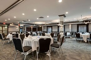 Best Western Plus Village Park Inn