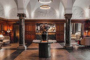 Ascot Hotel