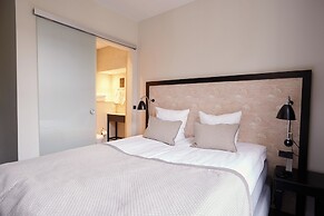 Ascot Hotel