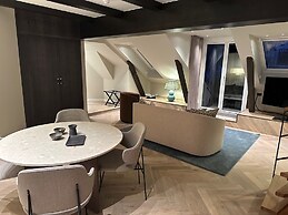 Ascot Hotel