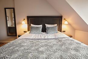 Ascot Hotel