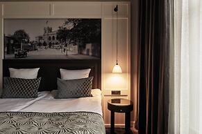 Ascot Hotel