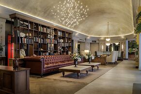 The Queens Hotel