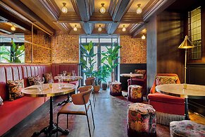 The Queens Hotel