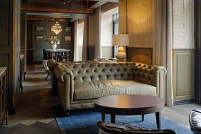 The Queens Hotel