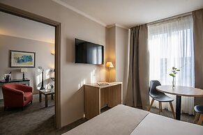 Le Cetai Cannes Beach Hotel