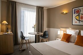 Le Cetai Cannes Beach Hotel