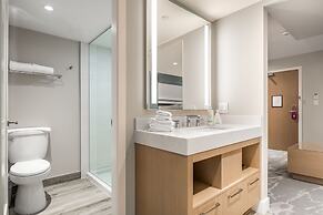 Coast Tsawwassen Inn