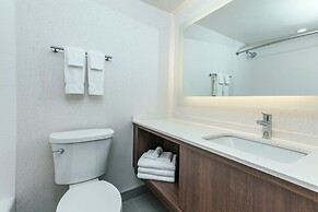 Holiday Inn Kingston Waterfront by IHG