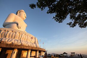 Le Meridien Phuket Beach Resort