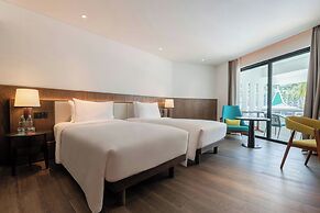 Le Meridien Phuket Beach Resort