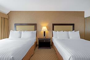 Best Western Plus Emerald Isle Hotel