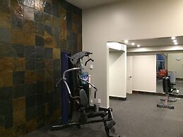 Best Western Plus Emerald Isle Hotel