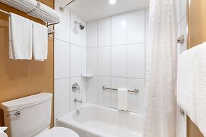 Best Western Plus Emerald Isle Hotel