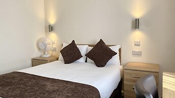 Russ Hill Hotel