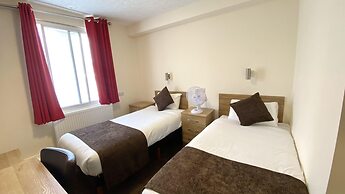 Russ Hill Hotel