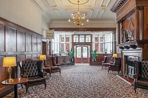 Russ Hill Hotel