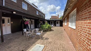 Russ Hill Hotel
