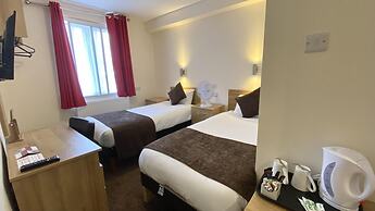 Russ Hill Hotel