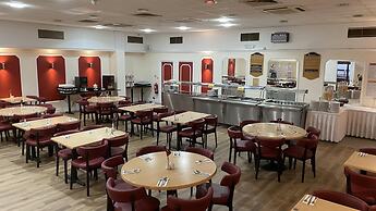 Russ Hill Hotel