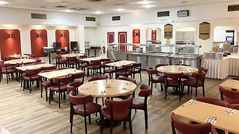 Russ Hill Hotel