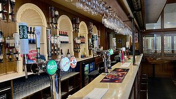 Russ Hill Hotel
