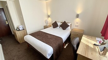 Russ Hill Hotel