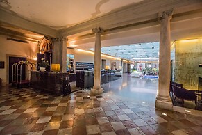 Hotel Monaco & Grand Canal