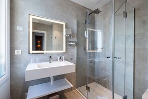 Hôtel Apollinaire Nice